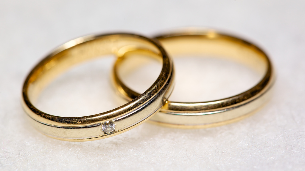 Gold wedding rings in lebanon
