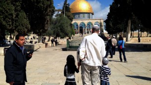 Jewish settlers visiting the Temple Mount during the Passover holiday, March 27 (photo credit: Sliman Khader/Flash90)