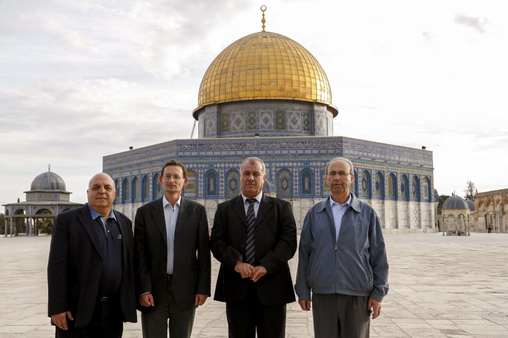 Hadash MKs during a visit to the Temple Mount in Jerusalem, November 2013 (photo credit: Sliman Khader/Flash90) Hadash MKs during a visit to the Temple Mount in Jerusalem, November 2013 (photo credit: Sliman Khader/Flash90)