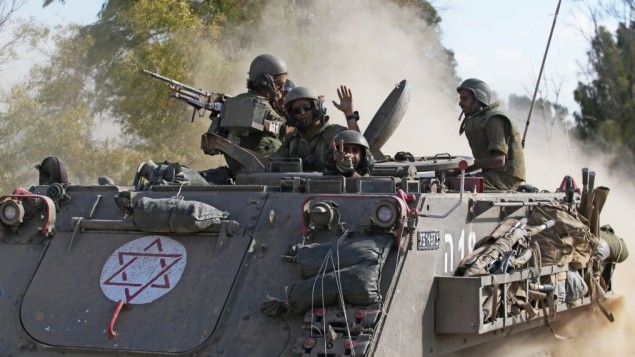 Un tank israÃ©lien dans le sud d'IsraÃ«l - 18 juillet 2014 (CrÃ©dit : Yossi Aloni/Flash90)
