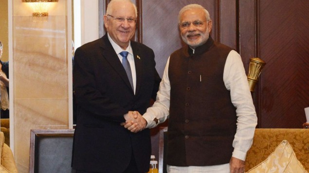  President Reuven Rivlin and Indian Prime Minister Narendra Modi on March 29, 2015 (photo credit: Tomer Reichmann/Courtesy)