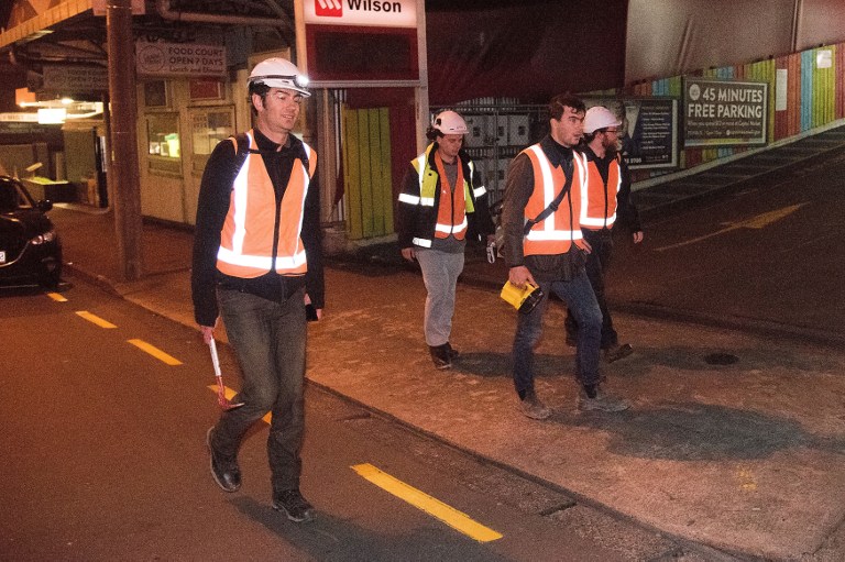City engineers inspect buildings in the central business district in Wellington on early November 14, 2016, following an earthquake centered some 90 kilometers (57 miles) north of New Zealand's South Island city of Christchurch. (AFP PHOTO / Marty Melville) City engineers inspect buildings in the central business district in Wellington on early November 14, 2016, following an earthquake centered some 90 kilometers (57 miles) north of New Zealand's South Island city of Christchurch. (AFP PHOTO / Marty Melville)