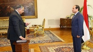 خالد فوزي مع الرئيس المصري عبد الفتاح السيسي. (Courtesy