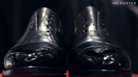 Shine Daddy's shoes (youtube screenshot)